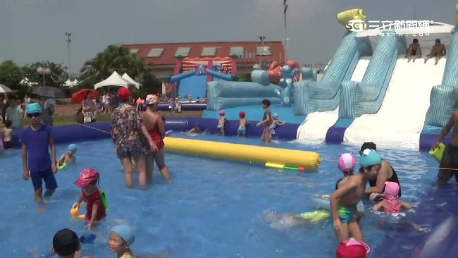 回饋鄉親！迪化汙水廠設滑水道免費玩