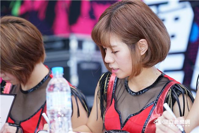 Lamigirls「獨一無二」簽書會（記者林敬旻／攝影）