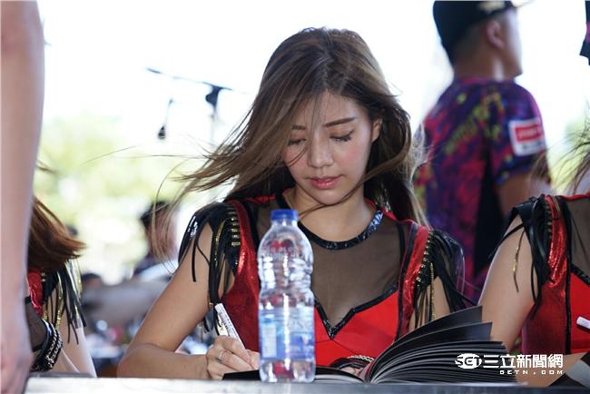 Lamigirls「獨一無二」簽書會（記者林敬旻／攝影）