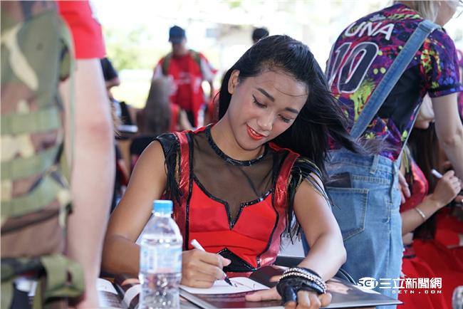 Lamigirls「獨一無二」簽書會（記者林敬旻／攝影）