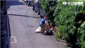 吳翁撿拾紙箱遭原主勸阻不聽後遭逮（翻攝畫面）