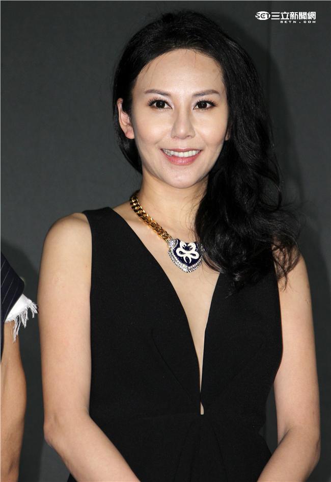 名模洪曉蕾擔任凱渥夢幻之星複賽選拔評審，針對離婚表示很滿意現狀。（記者邱榮吉/攝影）