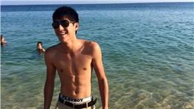 肌肉,市場,寢飾,東湖王陽明,林聖堯,演藝圈,寫真集,身材,刺青(臉書 https://www.facebook.com/%E6%9E%97%E8%81%96%E5%A0%AF-1624334624513777/photos)