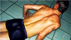 Dcard,射後不理,清槍,自慰,跌倒,普渡,孩子,子弒父(https://www.flickr.com/photos/arturtula/10982850023/in/photolist-sqbrH3-oAK83K-7eNFDd-nhAH4c-rm68Aw-capKLJ-poJZML-4oAp6p-capKJ1-byYycJ-5nuxft-hJvYFa-6VhUgn-ohqrTx-odNhkx-kbXEWi-asgjPa-a7aKJu-8BZTi7-8BZX5u-a526vy-npqBtJ-7RAJNX-fQ4S1a-5gdd-dNavYH-6SymSU-e4JUUn-oCMbqb-3Xxmk-avUaW6-5aF2pe-fKvvC2-5qdo4E-fQmt2h-bygiX4-f3uiwL-fQmrfd-89xpnd-fnQyL-9sSqAk-7LGCWX-fQ4S9R-fQmtkG-fQnon3-4HvjeZ-gYjCJW-fQ4TV8-fQ4UQn-7anYgA)