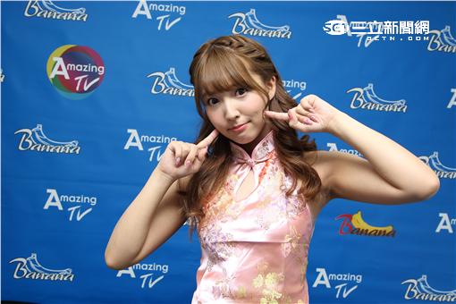 轉職AV女優三上悠亞的日本女子偶像團體SKE48 Team S的成員（鬼頭桃菜），穿上中式肚兜也很性感
。（記者邱榮吉/攝影）
