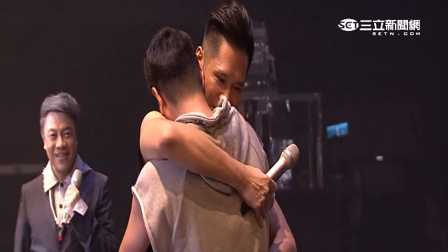 「愛最大」上演求婚記　康熙合體助陣