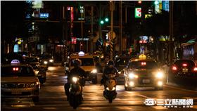 熬夜,下班,加班,夜車, 記者林敬旻攝