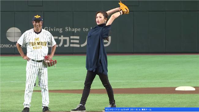 石原里美雙手後拉挺雙峰辣翻開球！