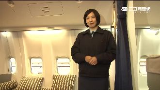 士官長化身空姐　空軍一號標準超嚴格