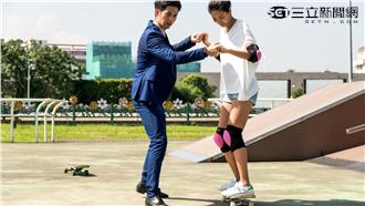 林可彤學滑板超耐摔自嘲「被虐待狂」