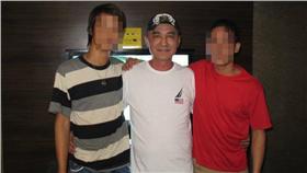 殺警兇嫌吳志展（中）／翻攝自吳志展臉書