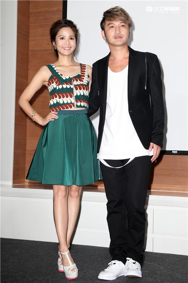 林柏昇跟主持人吳怡霈兩人默契十足現場氣氛熱絡。（記者邱榮吉/攝影）