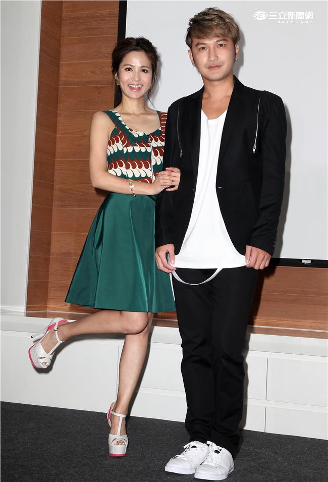 林柏昇跟主持人吳怡霈兩人默契十足現場氣氛熱絡。（記者邱榮吉/攝影）