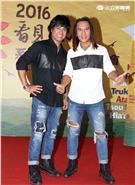 動力火車演唱「2016看見.太陽系列」活動的主題曲（太陽）。（記者邱榮吉/攝影）