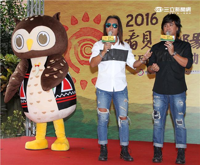 動力火車演唱「2016看見.太陽系列」活動的主題曲（太陽）。（記者邱榮吉/攝影）