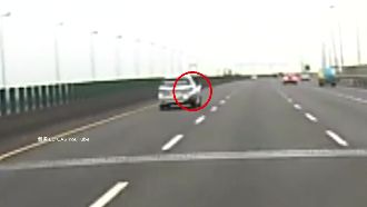 輕量塑扣易損毀　休旅車保險桿竟開花