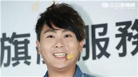 20160803-女兒出3C難題 王仁甫秀老爸必備利器應戰　圖／鄭先生