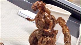 哥吉拉模型（圖／翻攝自かよちん推特）