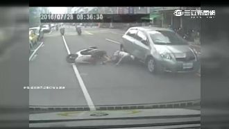 為閃逆向救護車　騎士阿伯摔成重傷