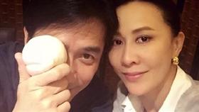 梁朝偉,劉嘉玲,夫妻,心疼
圖／翻攝自劉嘉玲微博