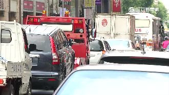 合法停車格也拖吊！民眾批煙火節搶錢