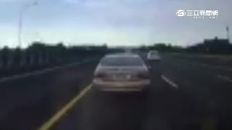 惡劣！轎車擋救護車前　病患險喪命