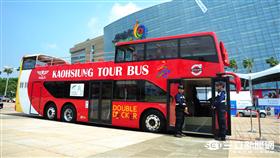 全國首輛開頂雙層觀光巴士啟用　串聯高雄景點(圖／高雄市政府)