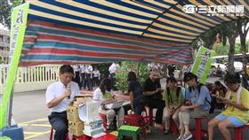 反南鐵東移全線自救聯合會、南鐵青年。（記者攝盧素梅攝）