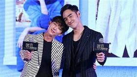 阮經天,李準基,謊言西西里
翻攝自百度李俊基吧
http://tieba.baidu.com/photo/p?kw=%E6%9D%8E%E4%BF%8A%E5%9F%BA&fp=1&tid=4718165406#!/pidd19bc68065380cd7fe4b11b1a944ad345882817e/pn1