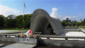 二戰,日本,廣島,美國,廣島和平紀念公園,原爆慰靈碑
翻攝自維基
https://zh.wikipedia.org/wiki/%E5%B9%BF%E5%B2%9B%E5%92%8C%E5%B9%B3%E7%BA%AA%E5%BF%B5%E5%85%AC%E5%9B%AD#/media/File:HiroshimaCenotaph_2008_01.JPG