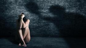 情侶威脅_shutterstock