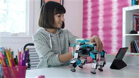 用APP操控　互動益智讓積木機器人活起來（圖／先創）