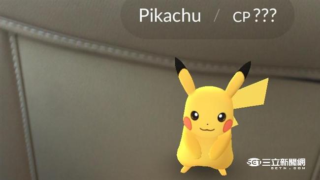 棒球場灑花！統一獅將辦抓寶可夢大賽