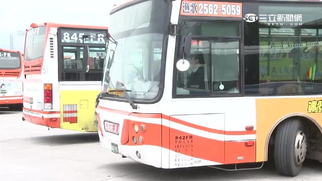 怨乘客下車不按鈴　駕駛暴走遷怒老翁