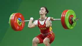 中國大陸舉重選手鄧薇(圖／美聯社／達志影像)