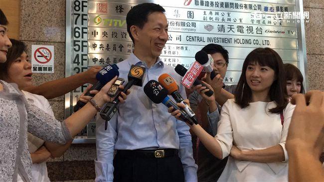 顧任黨產處理主委　藍質疑球員兼裁判