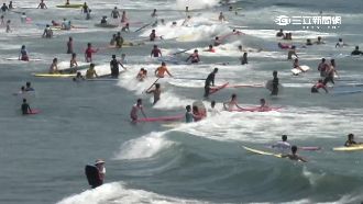 鎖定烏石港觀光客！賊破窗竊取財物