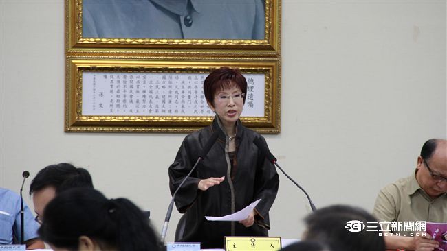 拚拔擢青年　柱：國民黨未來前途可期