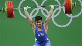 中國舉重選手呂小軍_美聯社
