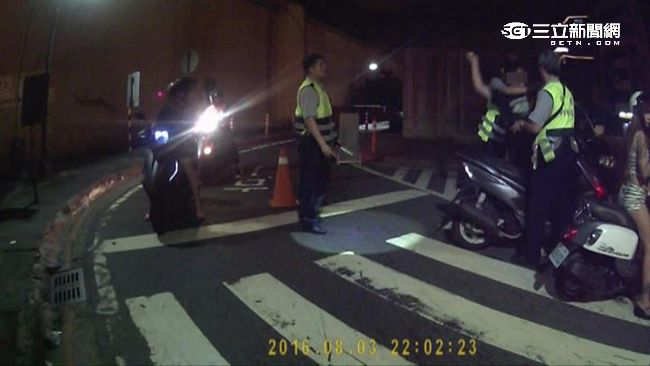 毒蟲化身籃球高手　警盤查他扔毒滅證