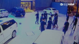 強索保護費不成　惡霸率眾持棍棒砸店