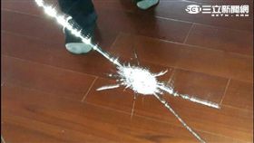 鄭姓警員拔槍訓練時誤擊出一發子彈（翻攝畫面）