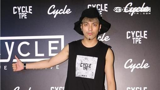 嘎嘎陪玩C奶妹　經紀人：要剪掉GG