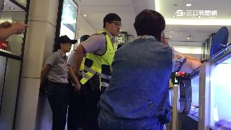 百萬鑽戒藏嘴中　假貴婦偷竊敗給了它