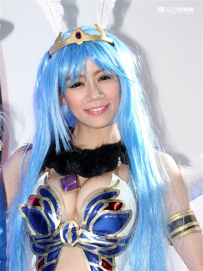 漫畫博覽會「怪物彈珠」五辣模。（記者邱榮吉/攝影）

