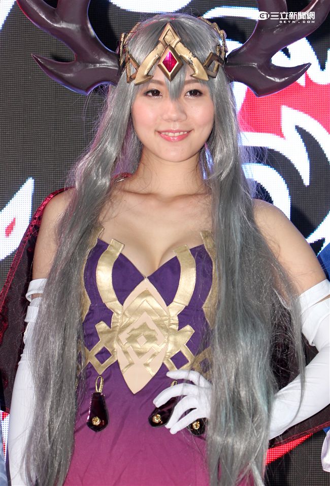 漫畫博覽會「怪物彈珠」五辣模。（記者邱榮吉/攝影）

