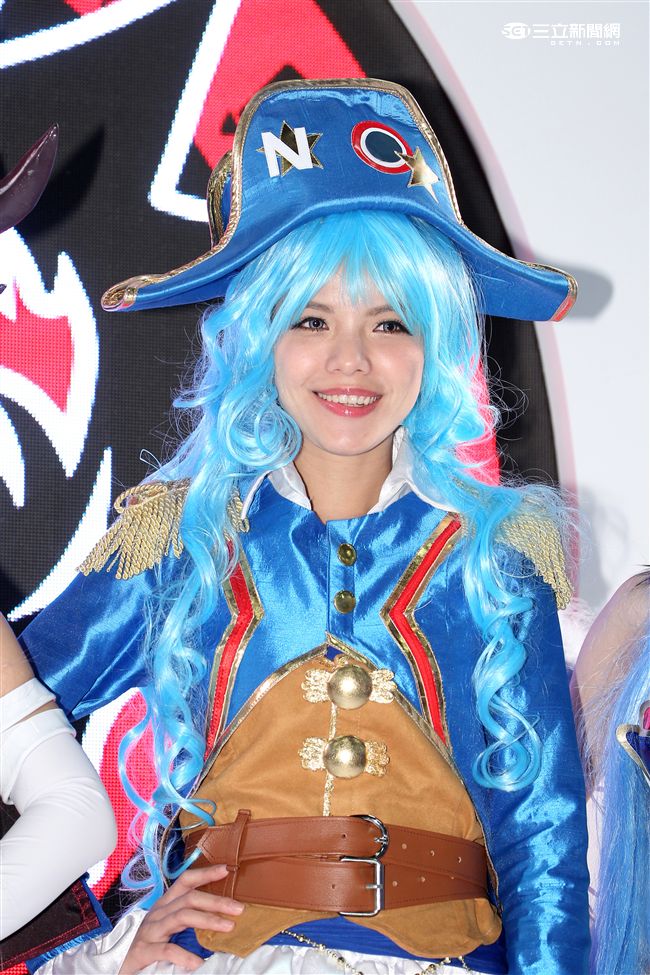 漫畫博覽會「怪物彈珠」五辣模。（記者邱榮吉/攝影）

