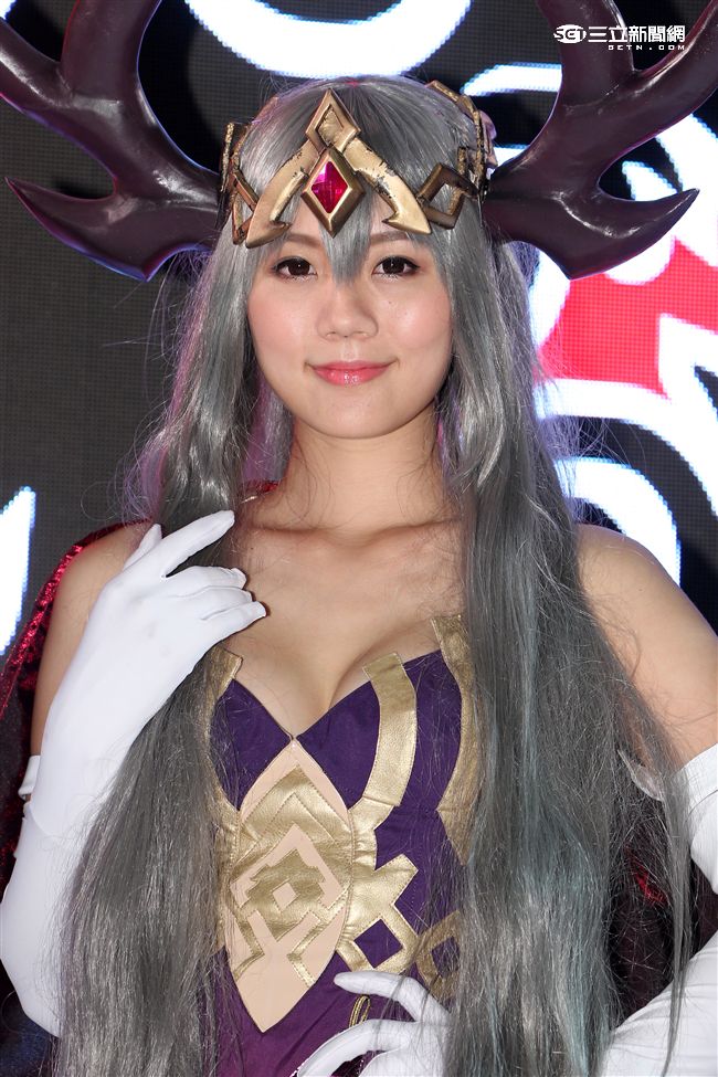 漫畫博覽會「怪物彈珠」五辣模。（記者邱榮吉/攝影）

