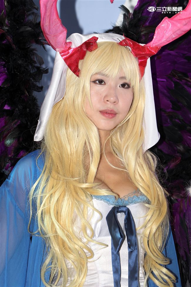 漫畫博覽會「怪物彈珠」五辣模。（記者邱榮吉/攝影）

