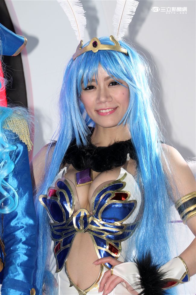 漫畫博覽會「怪物彈珠」五辣模。（記者邱榮吉/攝影）

